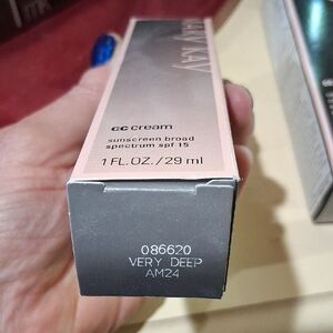 Mary Kay CC Cream - Very Deep Shade